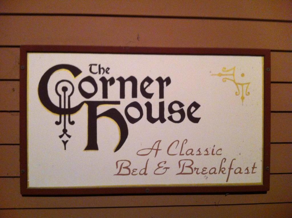 The Corner House Bed & Breakfast Bed and Breakfast Nicholasville Eksteriør billede